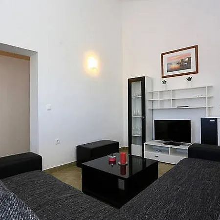 Apartment With A Parking Space Maslenica, Novigrad - 19060